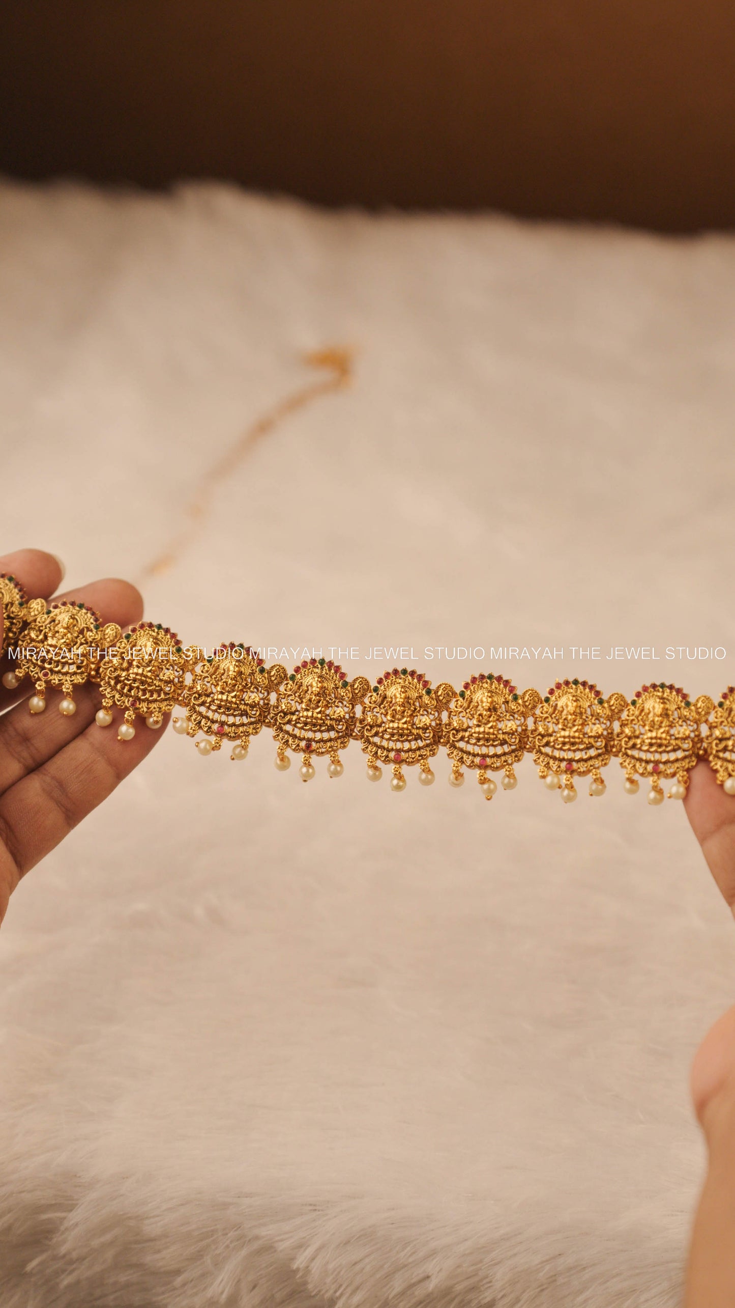 SHRINGAARA LAKSHMI HIPCHAIN