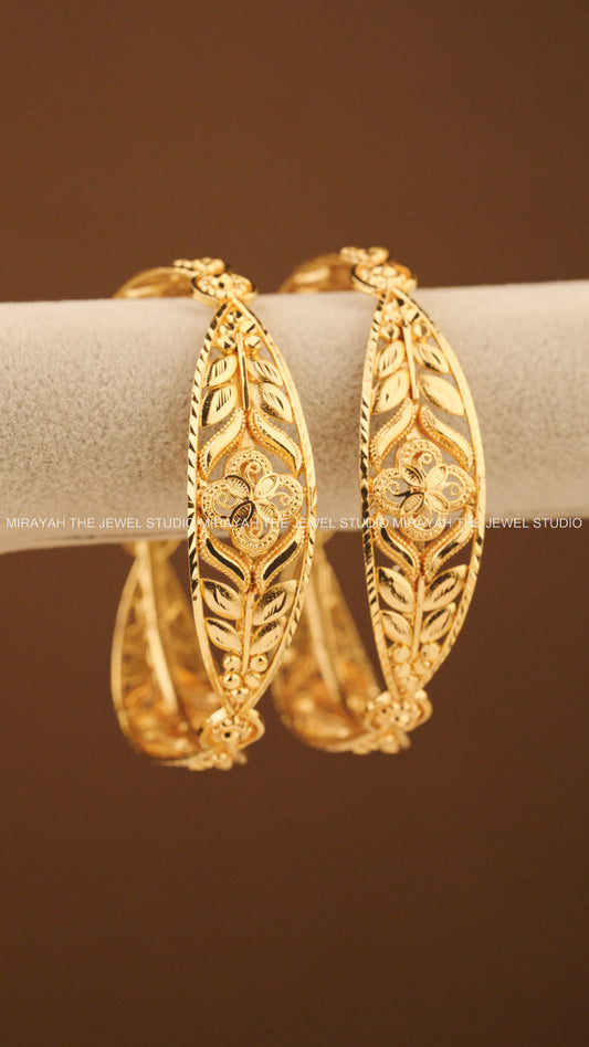 LEAF LIGHT CHARM BANGLE (2PC)