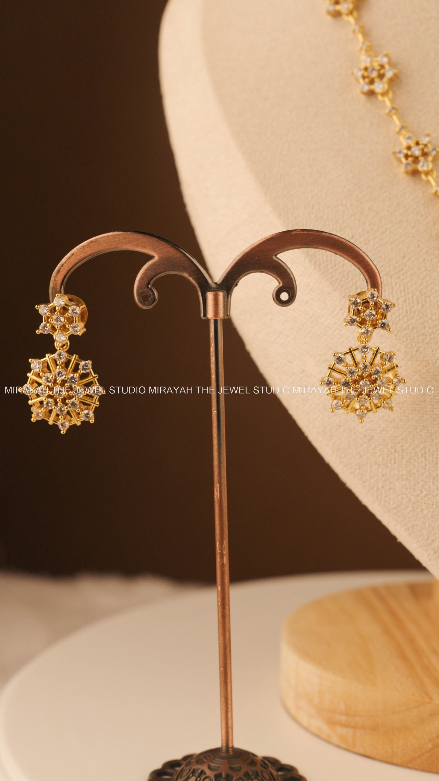 STELLAR BLOOM AD NECKLACE