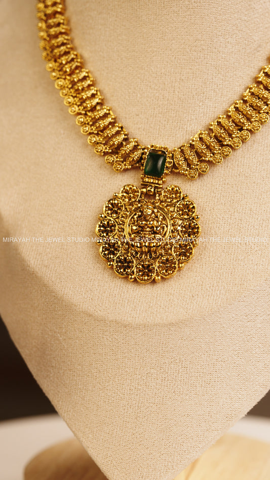 SRI DEVI PENDANT NECKLACE - GREEN