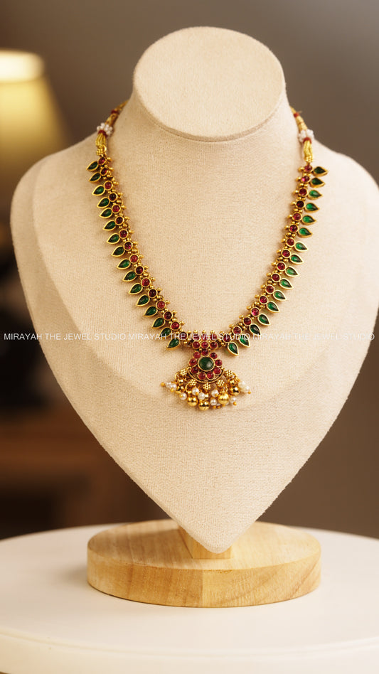 MINIMAL MANGO NECKLACE - GREEN AND RUBY