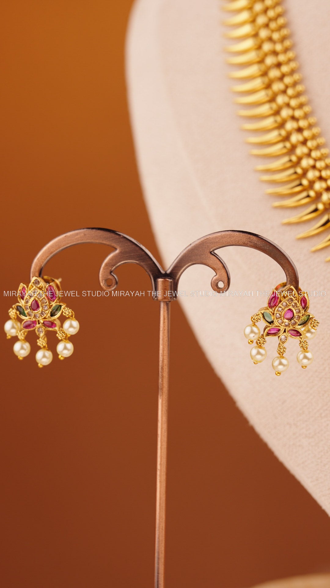 KIRAN JYOTI LOTUS NECKLACE