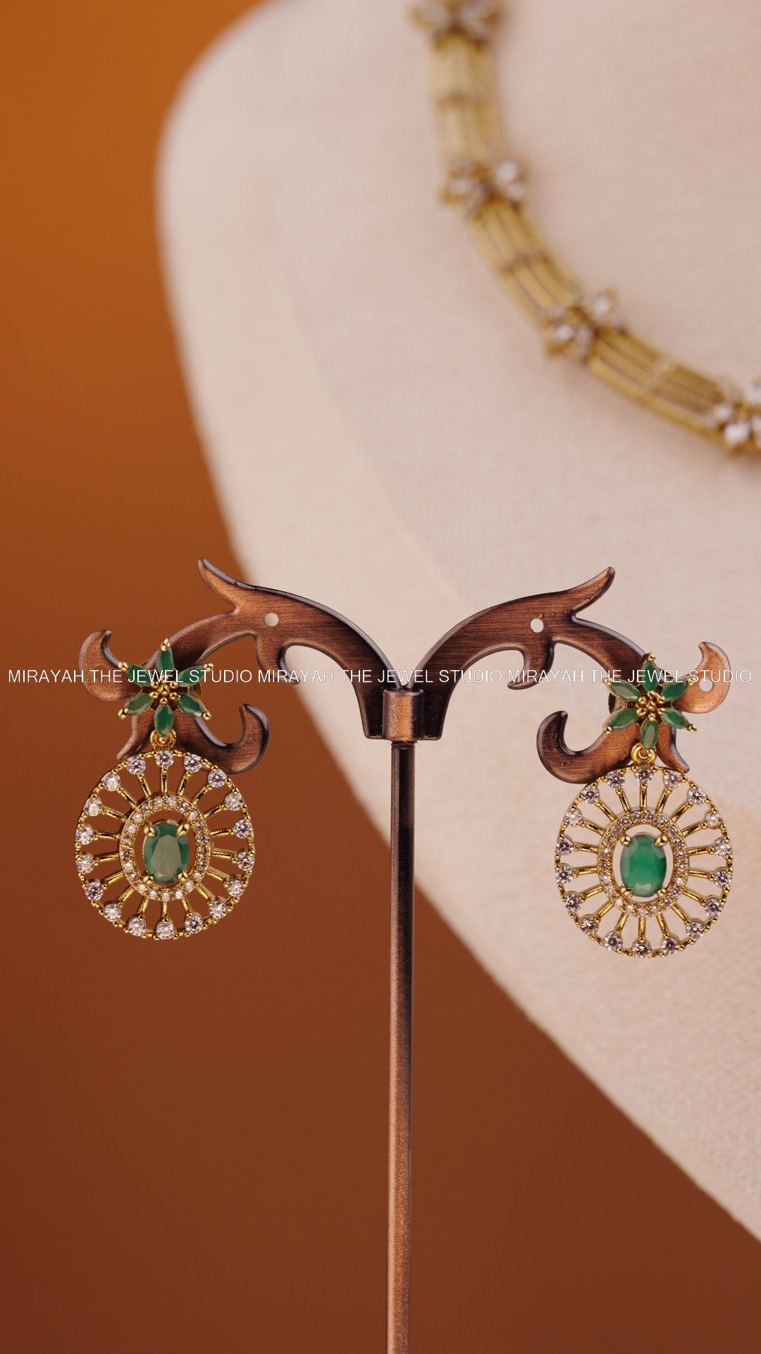 PETAL GLOW NECKLACE - GREEN