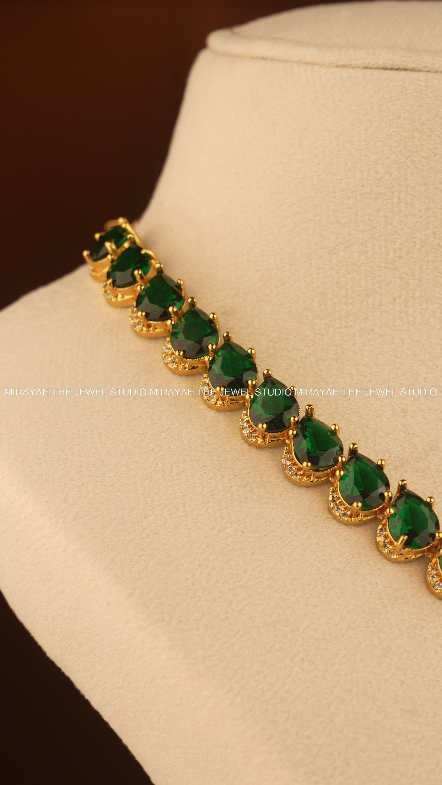 POLKI EMERALD CREST NECKLACE
