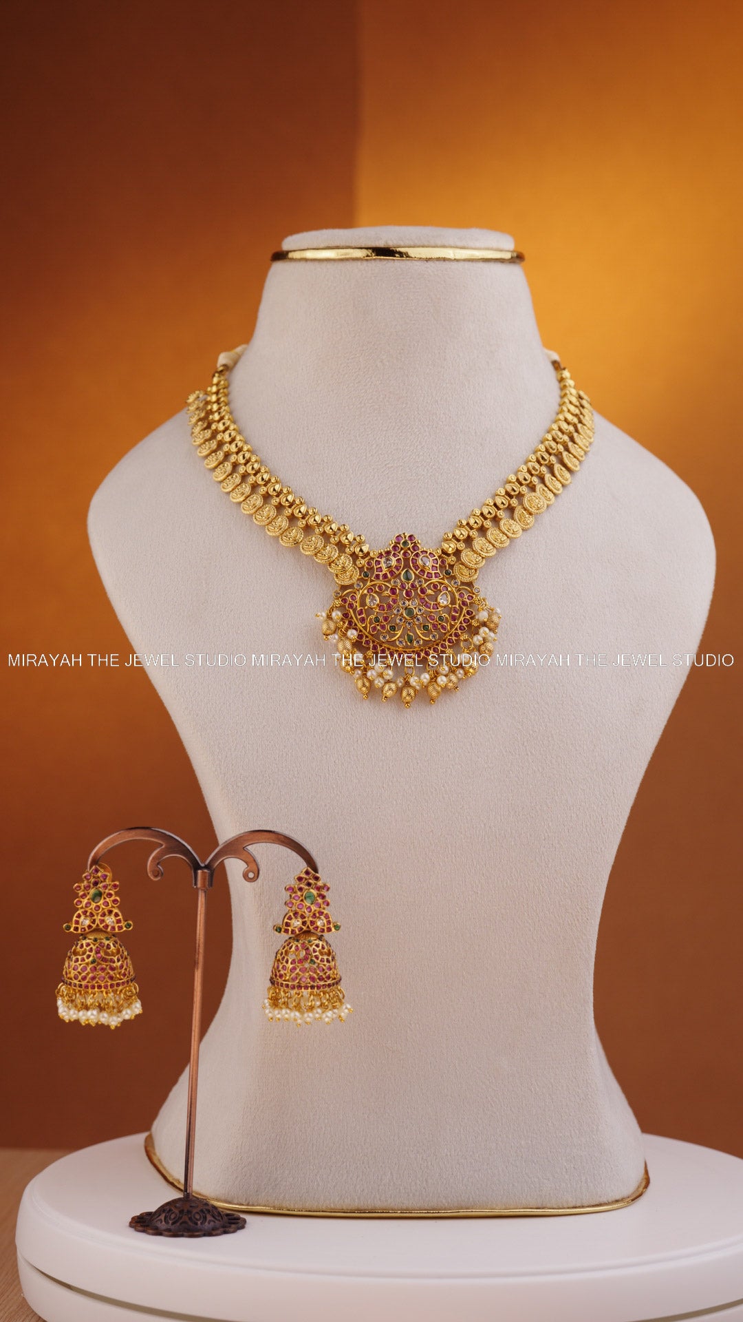GOLDEN MAJESTY COIN NECKLACE
