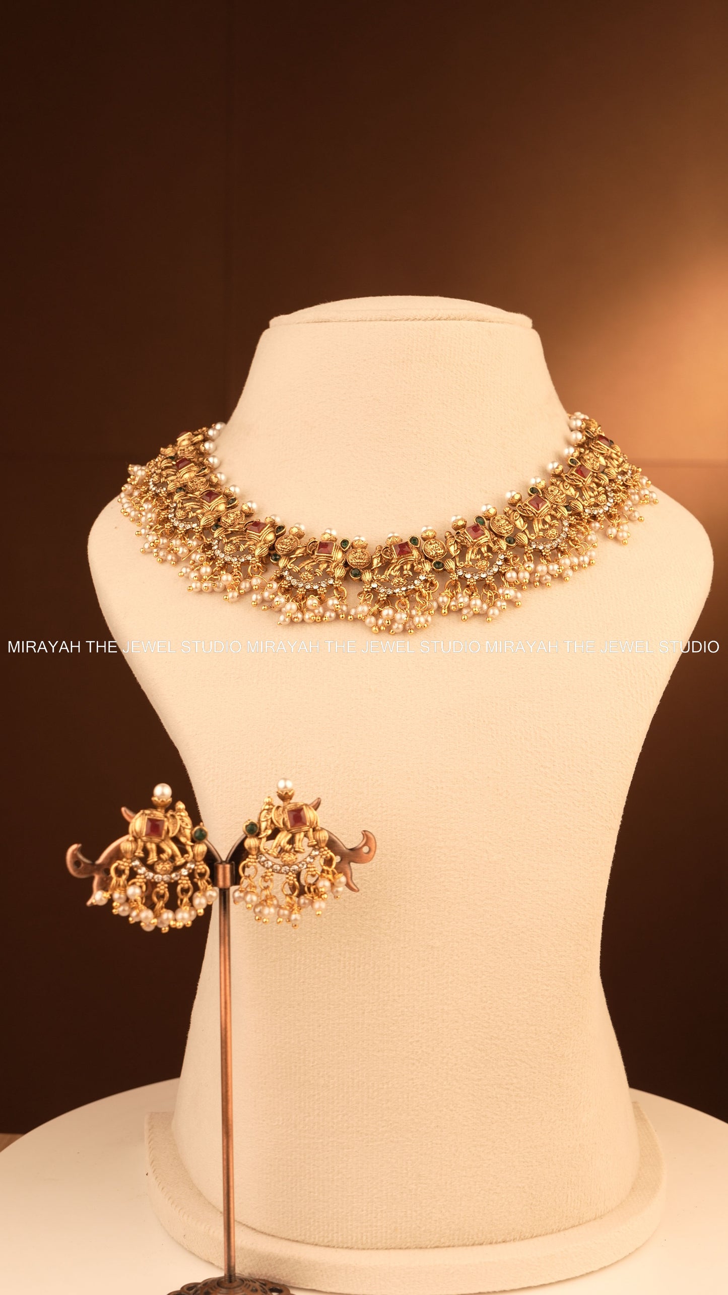 RUBIKA ELEPHANT NECKLACE - RED AND GREEN