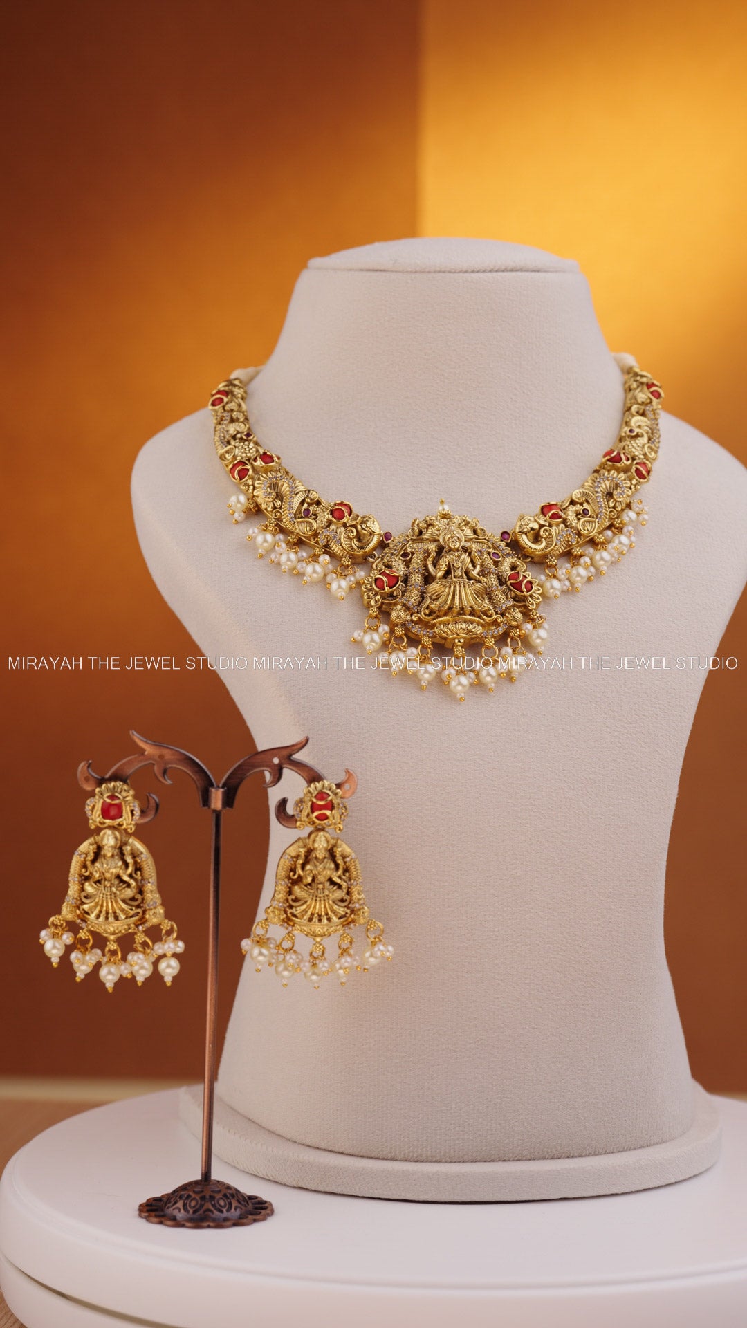 TEMPLE CORAL GLOW NECKLACE