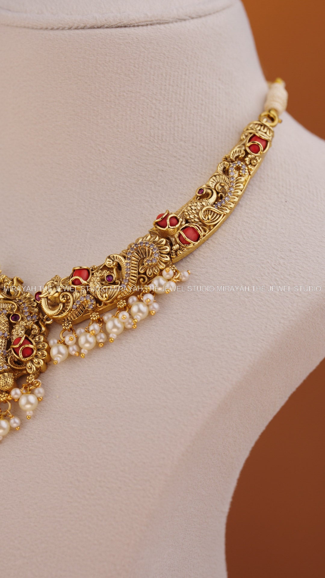 TEMPLE CORAL GLOW NECKLACE