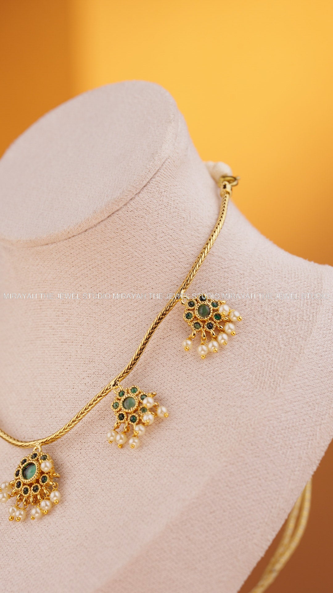 TWILIGHT FLOWERS NECKLACE - GREEN