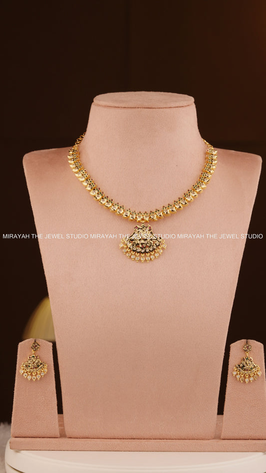 SWARNAPRIYA IMPON NECKLACE - GREEN AND RUBY