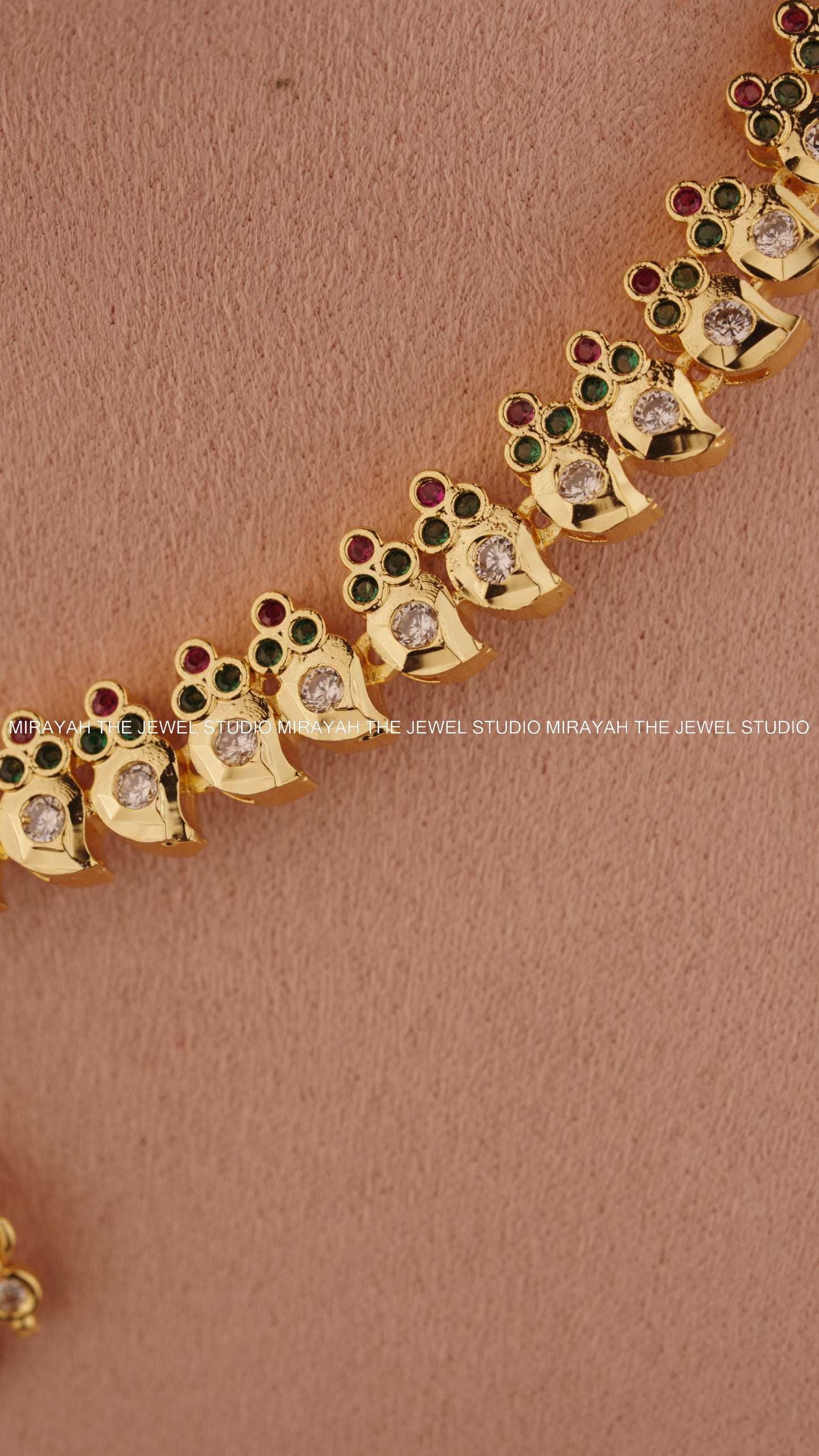SWARNAPRIYA IMPON NECKLACE - GREEN AND RUBY