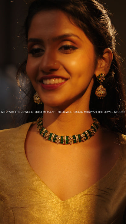 EMERALD NOOR CHOKER