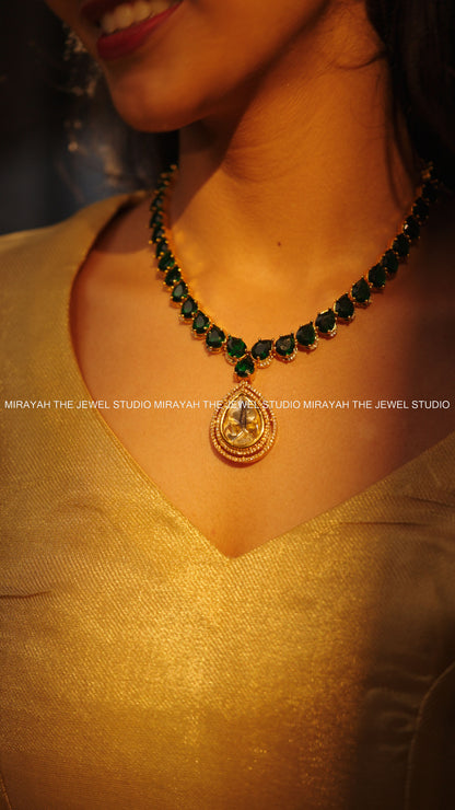 POLKI EMERALD CREST NECKLACE