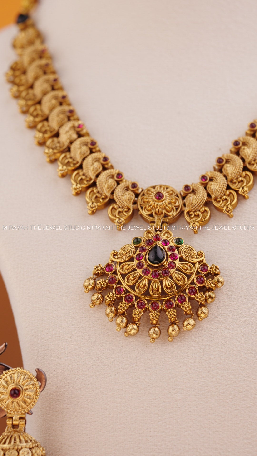 ANANDA MAYURAM NECKLACE - RED AND GREEN