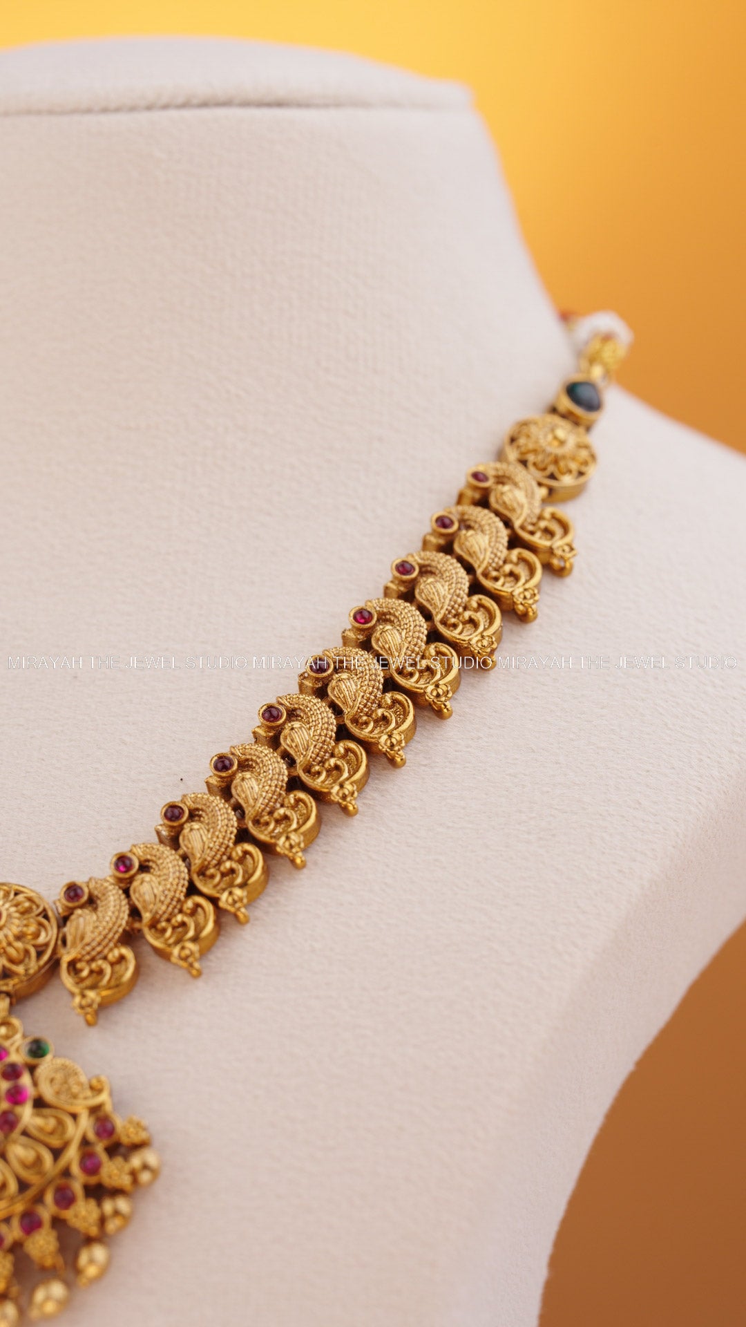 ANANDA MAYURAM NECKLACE - RED AND GREEN