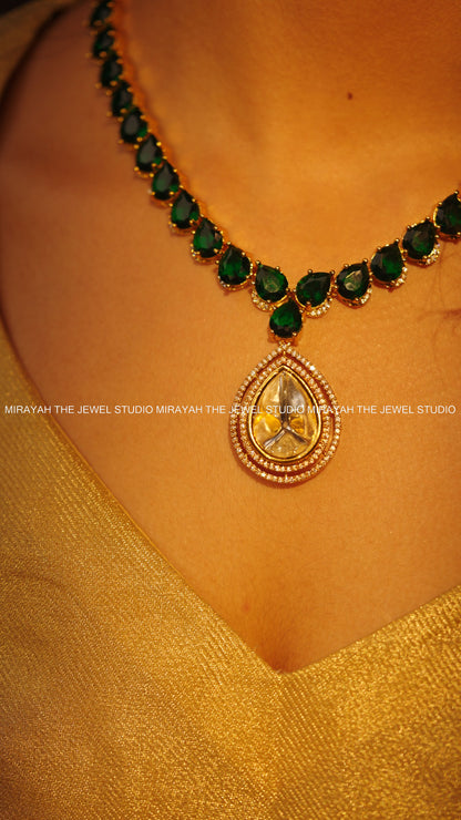 POLKI EMERALD CREST NECKLACE