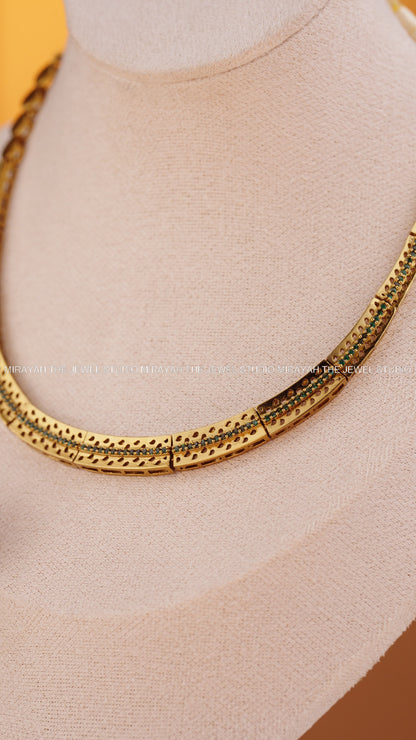 LUMINOUS AURA NECKLACE - GREEN