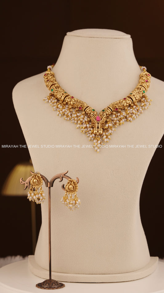 PEARL VEENA NECKLACE