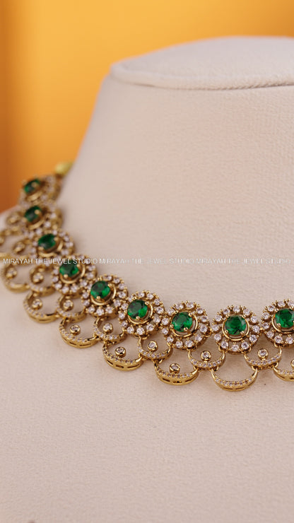 SPARKLING BLOSSOM AD NECKLACE - GREEN