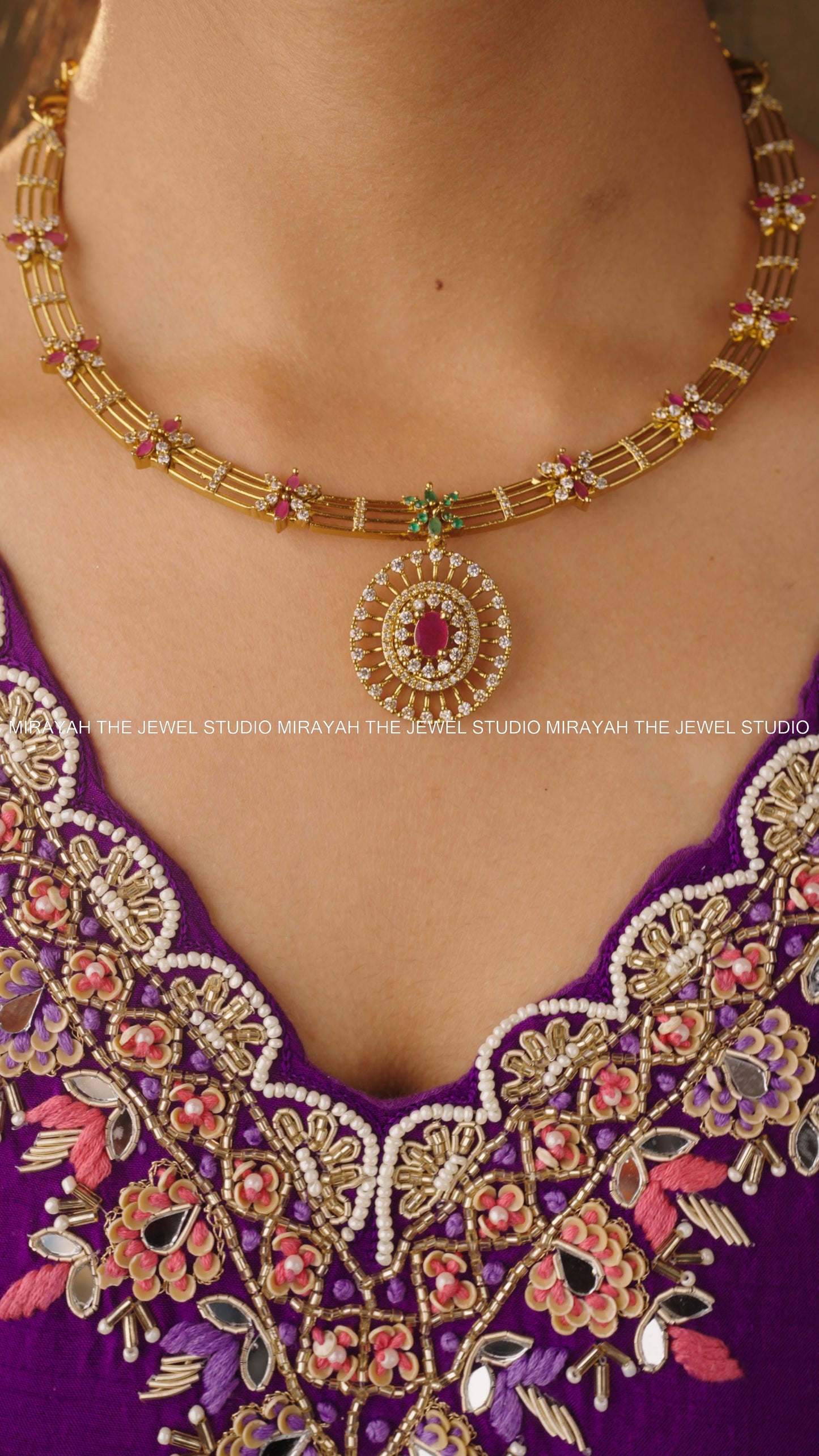 PETAL GLOW NECKLACE - PINK AND GREEN