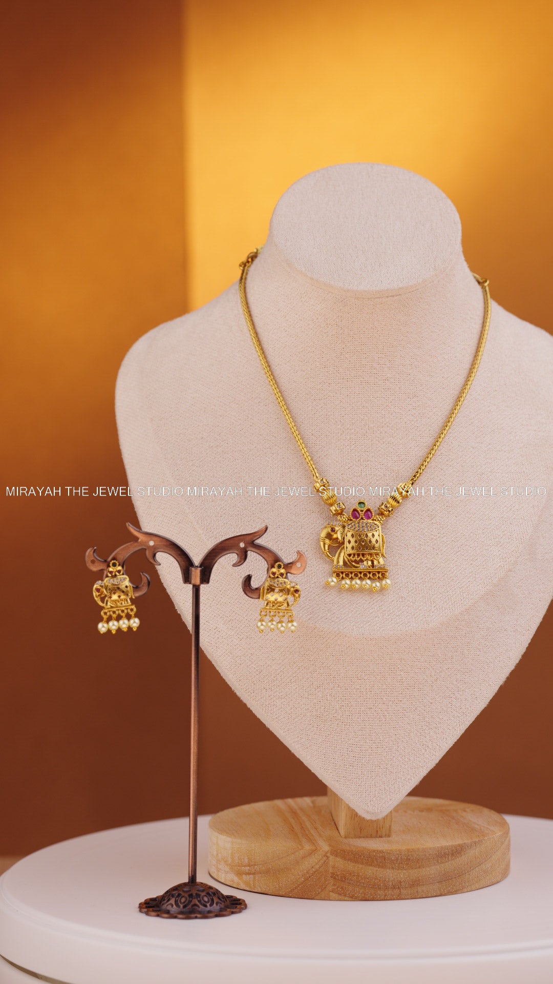 PEARL GAJA GLOW NECKLACE