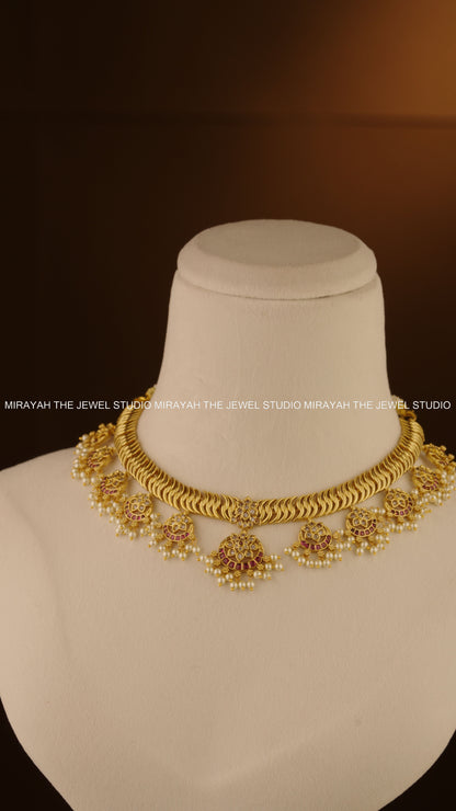 MOON AURA PEARL NECKLACE