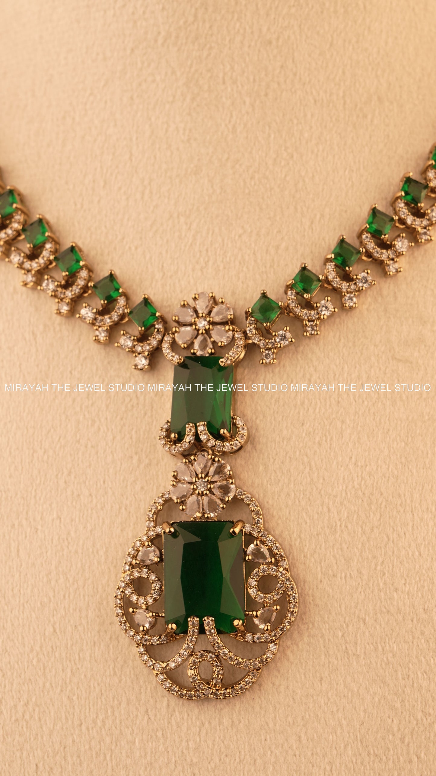 NITA AMBANI AD MID HARAM - GREEN