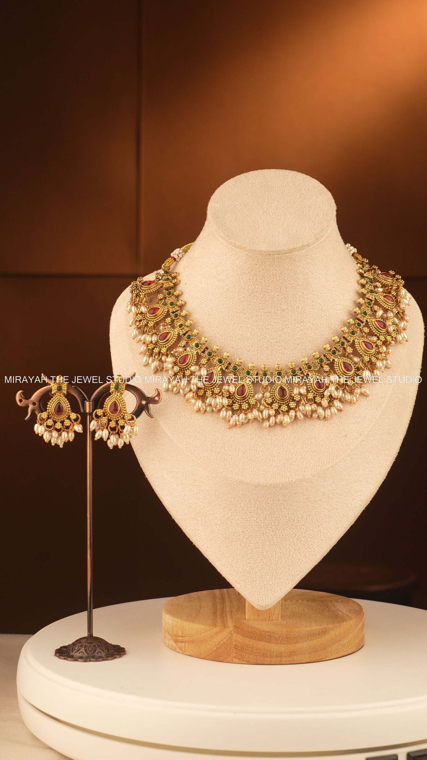 DROPLET GUTTAPUSALU NECKLACE - RED AND GREEN