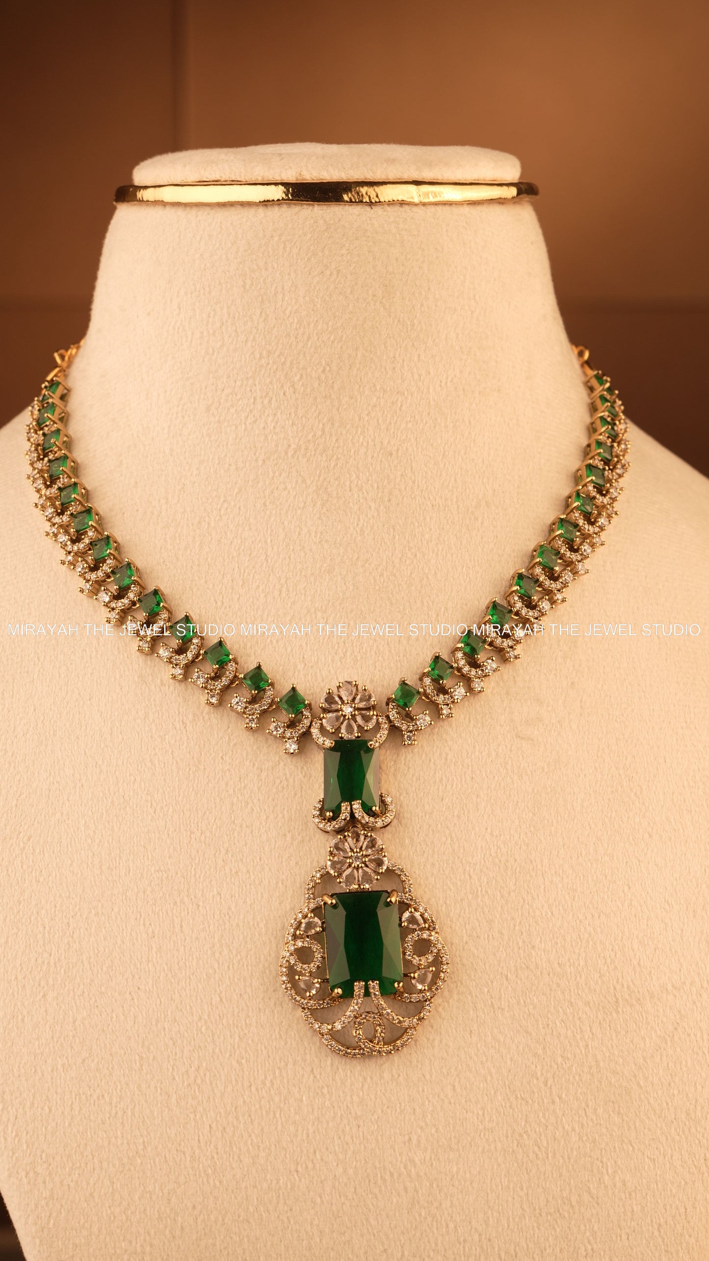 NITA AMBANI AD MID HARAM - GREEN