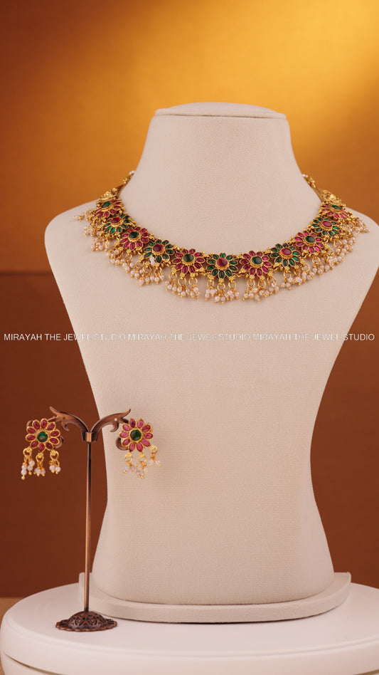 PEARL PETALS NECKLACE