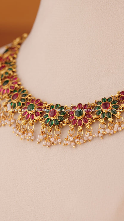 PEARL PETALS NECKLACE