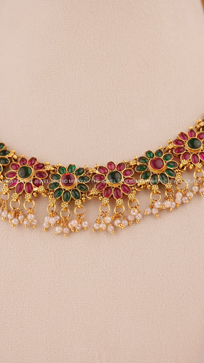 PEARL PETALS NECKLACE