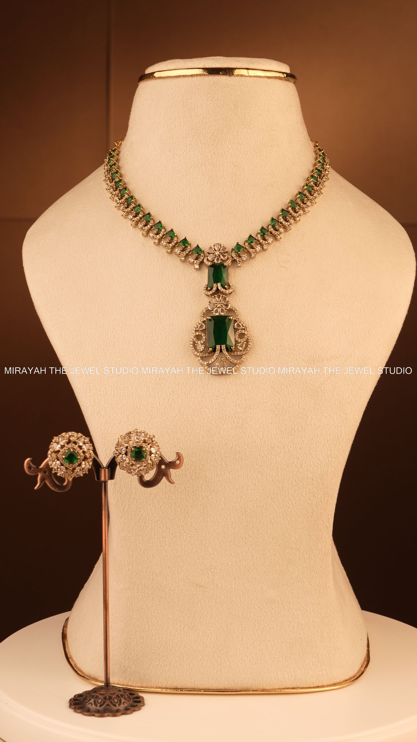 NITA AMBANI AD MID HARAM - GREEN