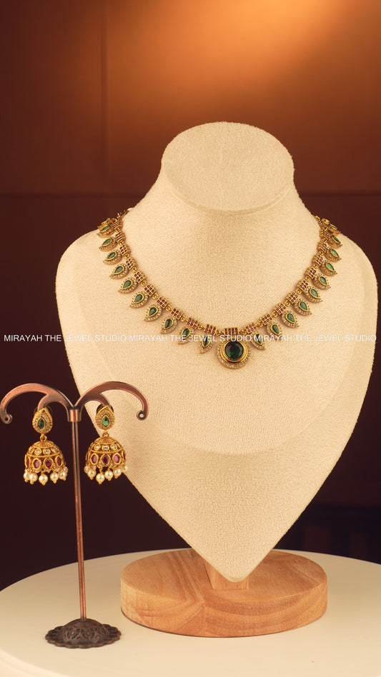 PREMIUM EMERALD AURA NECKLACE
