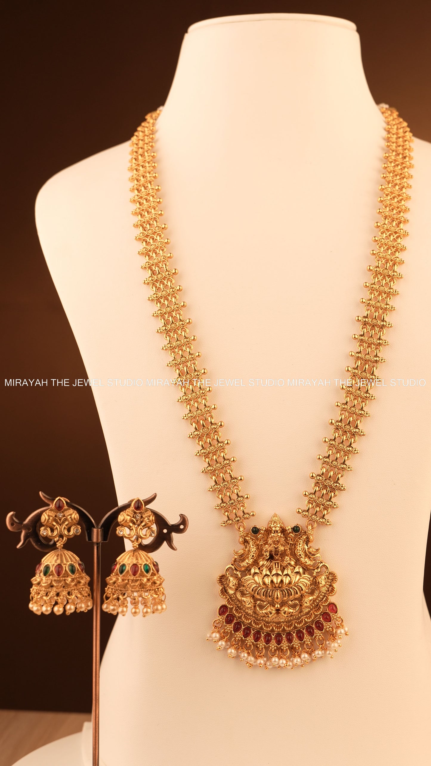 SRI VARAMAHALAKSHMI HARAM