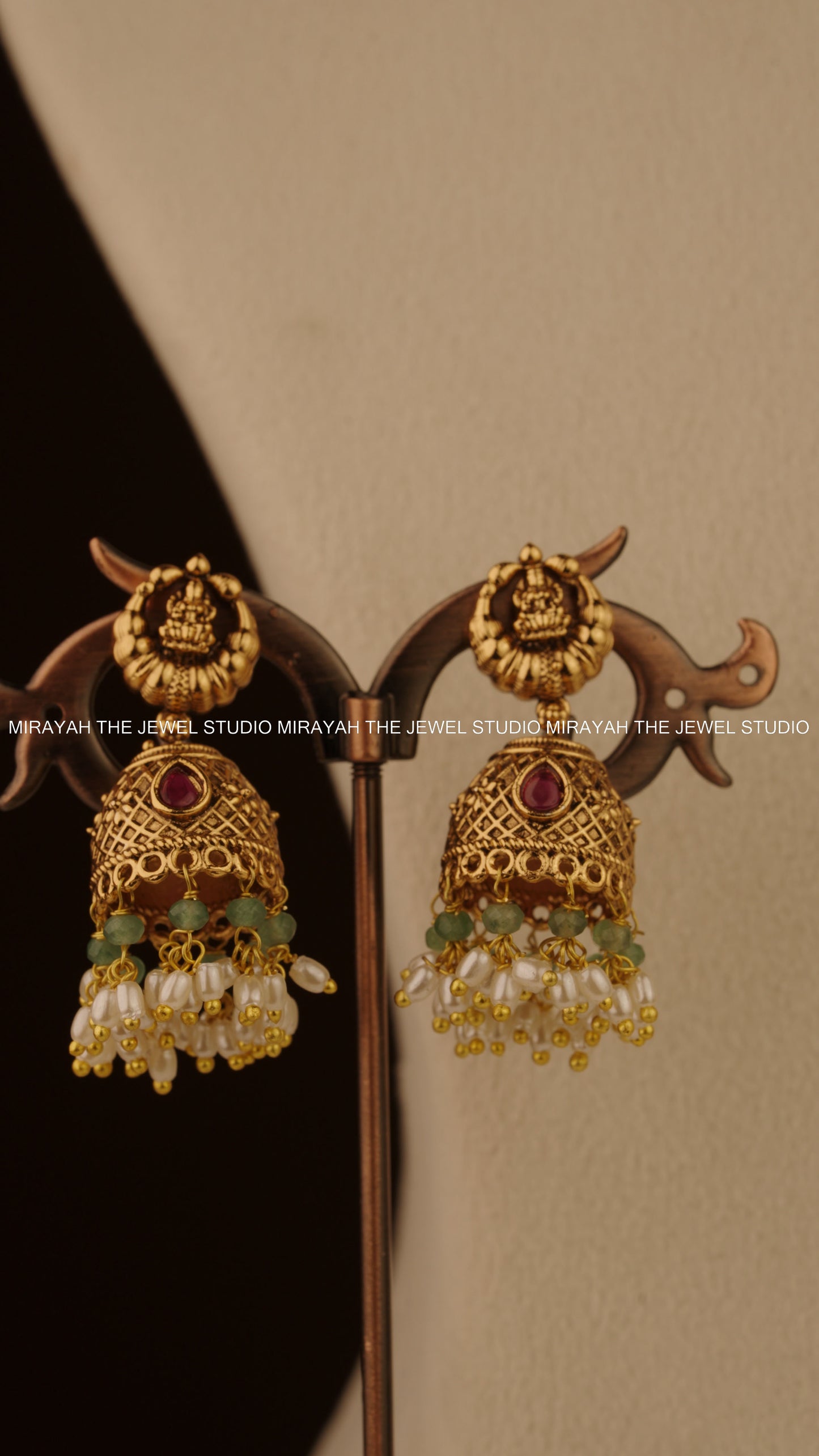 VELOURA TEMPLE NECKLACE