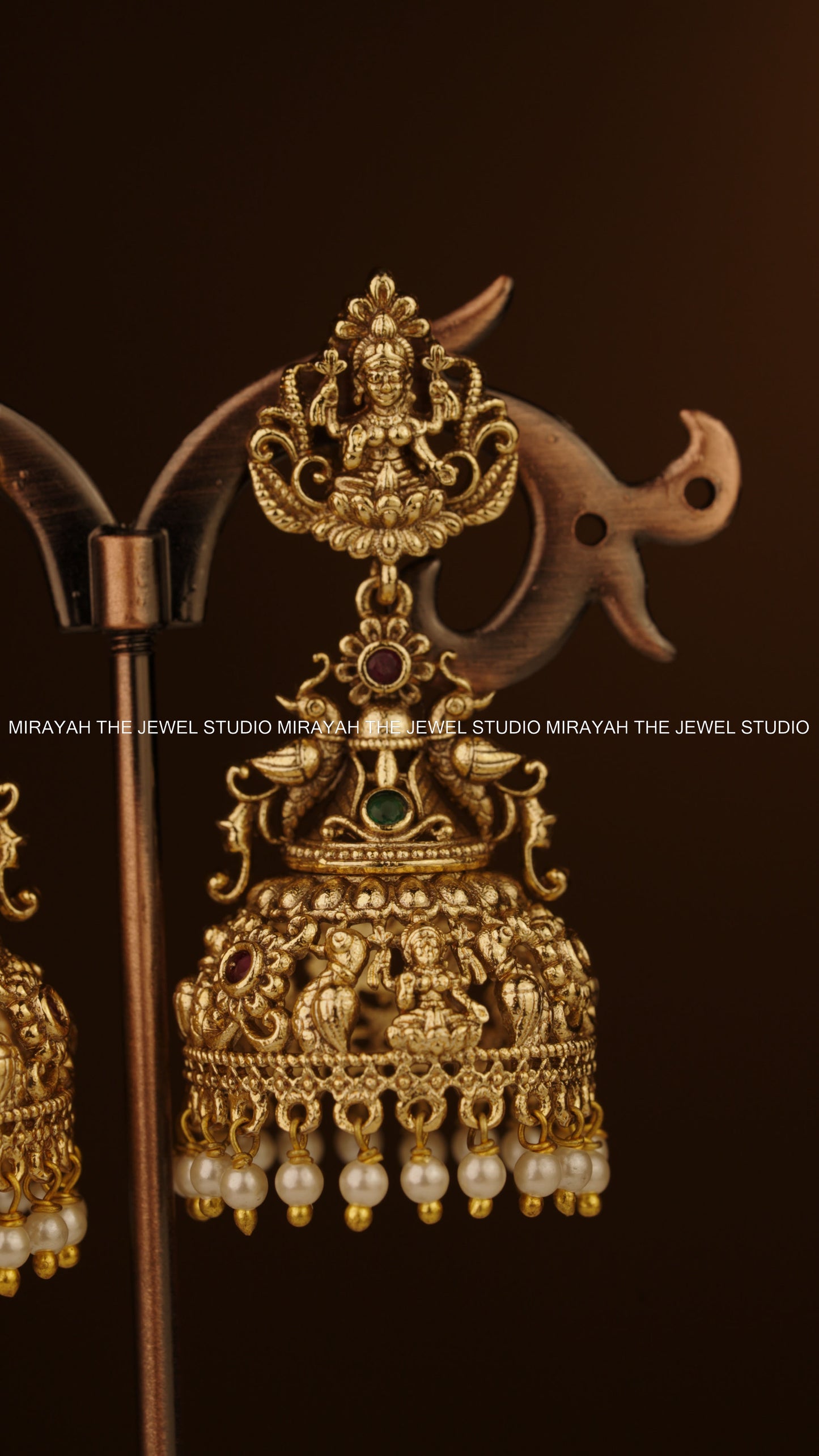 ADHIRA TEMPLE JHUMKA