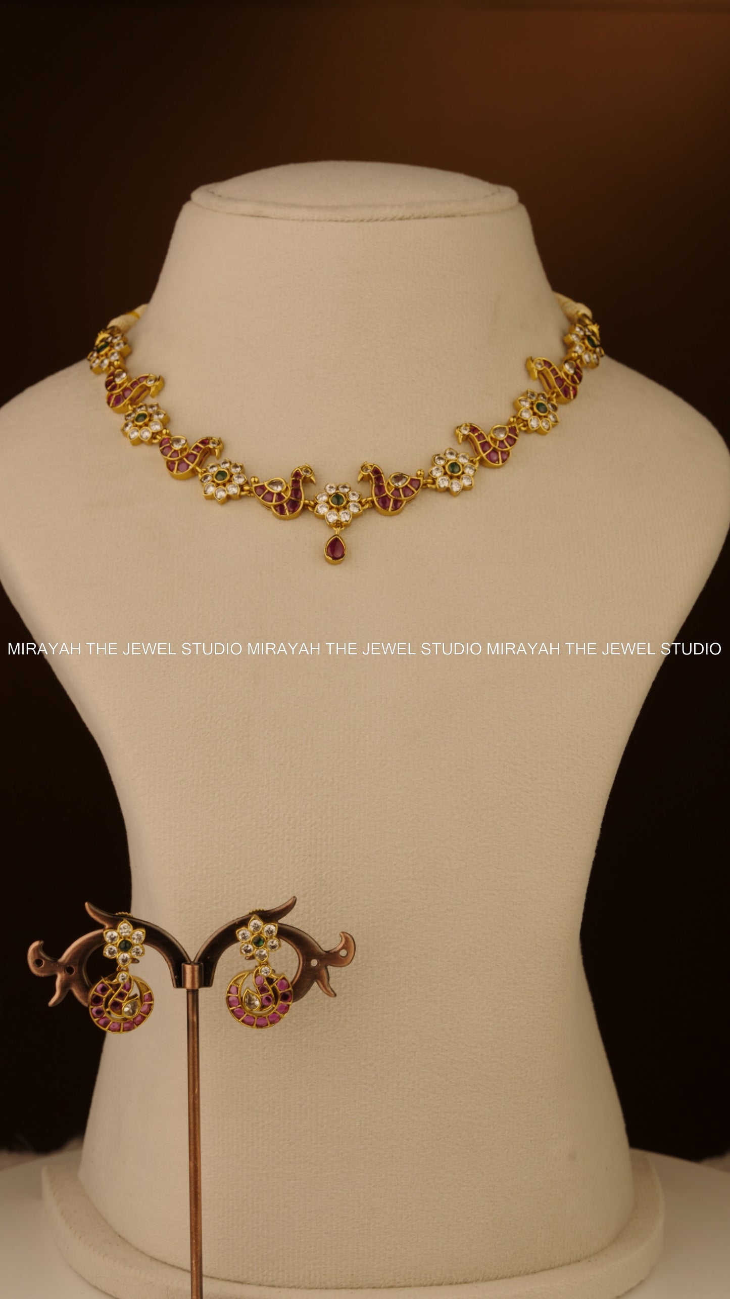 PEACOCK VINE NECKLACE