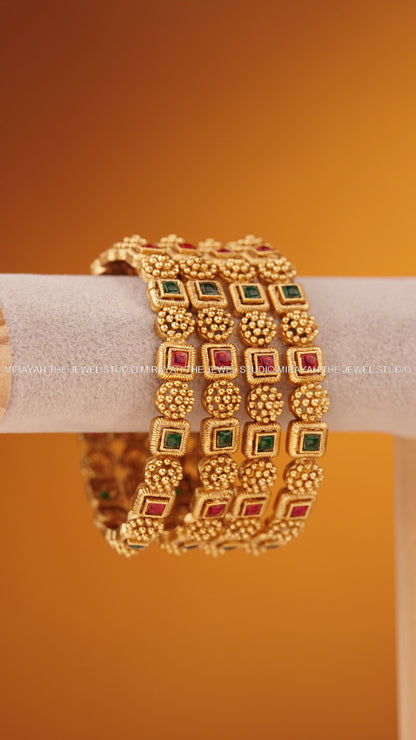 KANAKA MANDALA BANGLES (4 PCS)