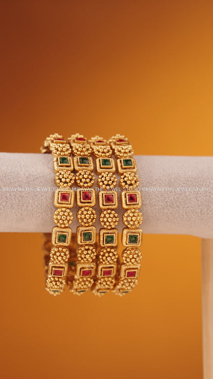 KANAKA MANDALA BANGLES (4 PCS)