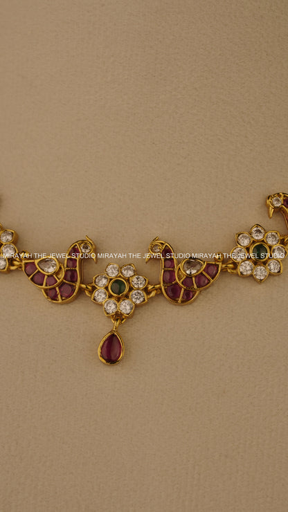 PEACOCK VINE NECKLACE