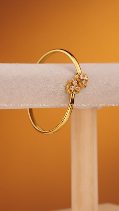 AURELIA LEAF BRACELET (FREE SIZE) - WHITE