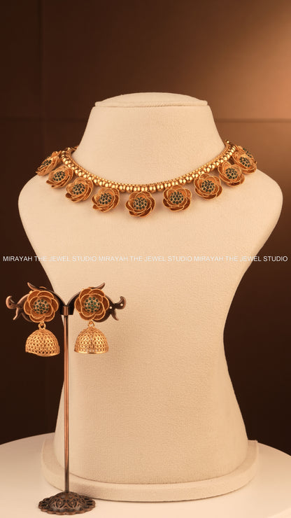 ARANYA BLOOM NECKLACE - GREEN