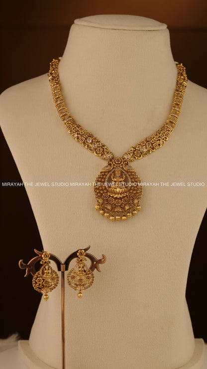 RAJARAJESWARI AURA NECKLACE