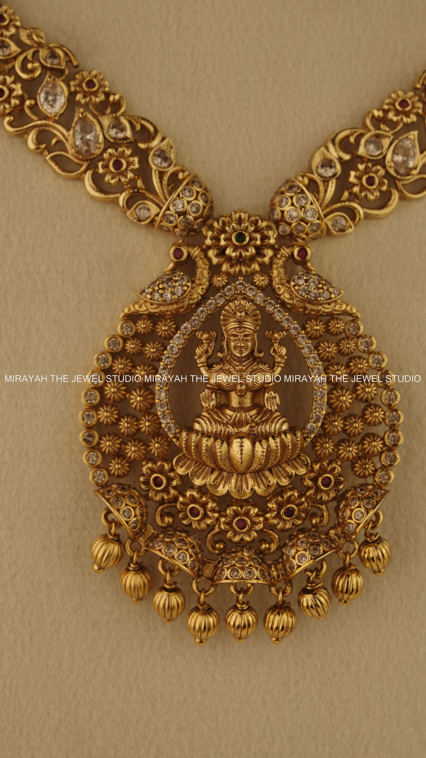 RAJARAJESWARI AURA NECKLACE