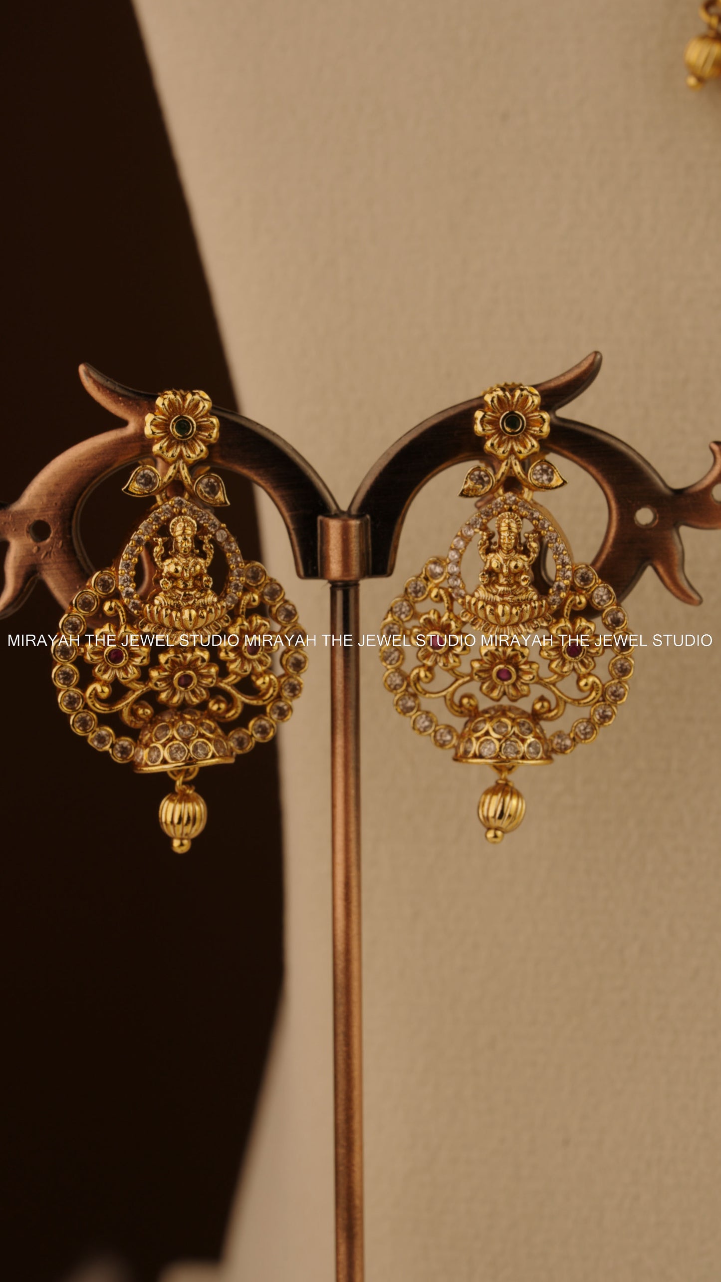 RAJARAJESWARI AURA NECKLACE