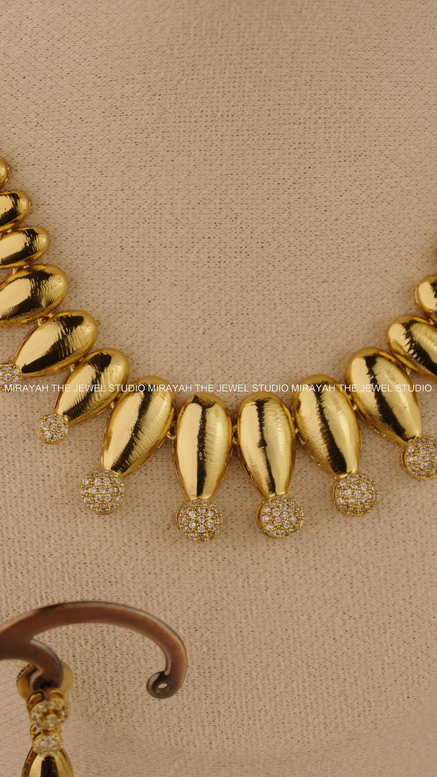 REGAL DROP NECKLACE