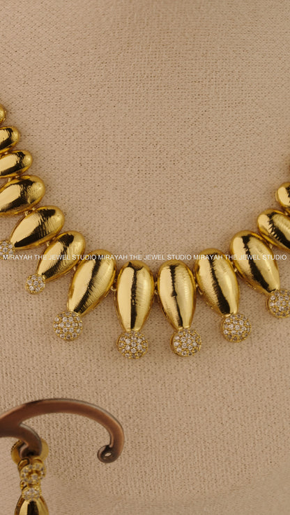 REGAL DROP NECKLACE