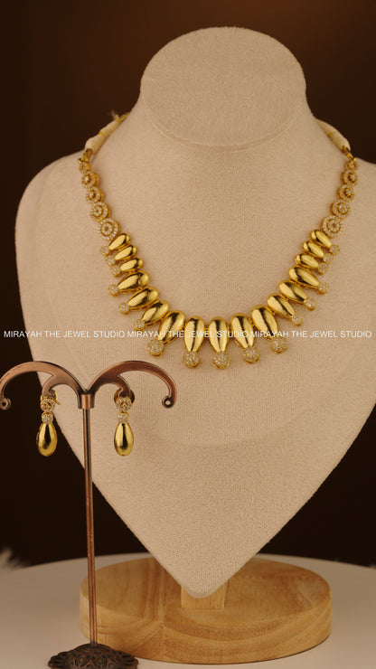 REGAL DROP NECKLACE
