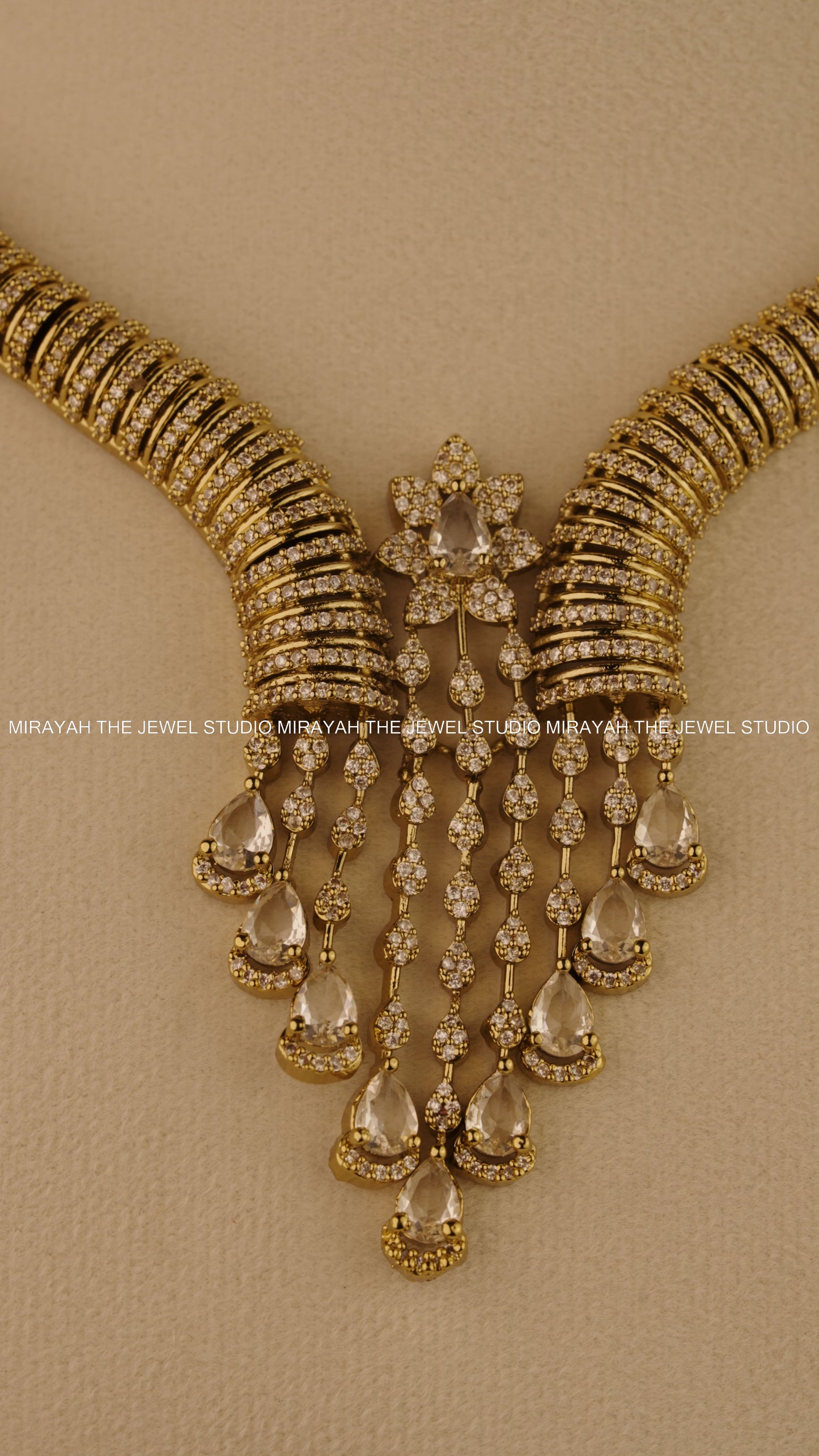 IMPERIAL STONEFALL NECKLACE - WHITE